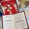 Krzyż Komandorski Orderu Odrodzenia Polski przyznany misjonarce z Cieszyna. 