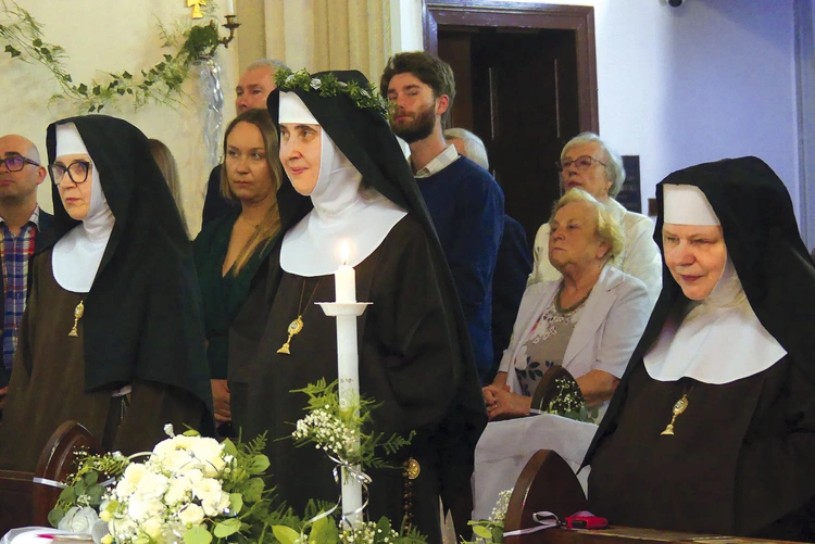 S. Rafaela Rapacz (w środku) w dniu srebrnego jubileuszu swoich ślubów. 