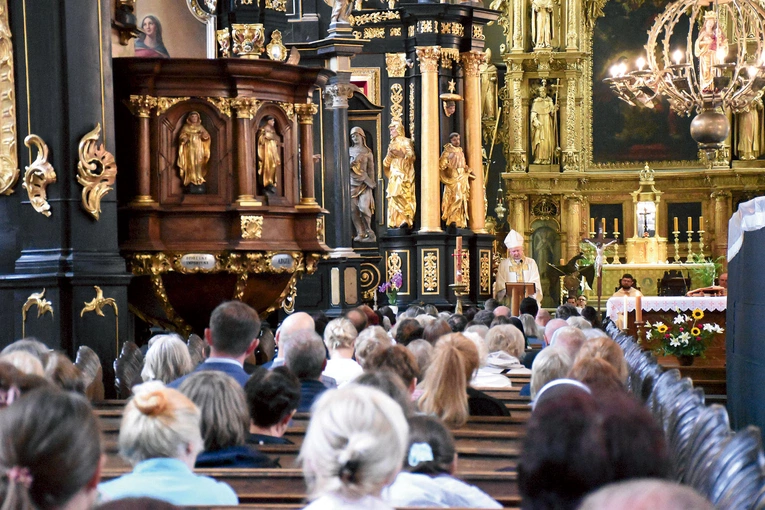 – Ty, który zawsze na pierwszym miejscu stawiałeś królestwo Boże i jego sprawiedliwość, módl się  za nami! – mówił kaznodzieja. 