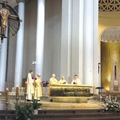 Mszy św. przewodniczył bp Marek Szkudło, a koncelebrowali abp senior Wiktor Skworc, ks. Jerzy Lisczyk, ks. Kazimierz Musioł i ks. Adam Zając.