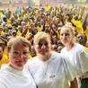 Raciborskie nauczycielki i uczniowie szkoły w Gushegu. 