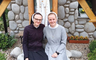 Śluby wieczyste złożyły siostra Milena Obrochta (z lewej) i siostra Aleksandra Gajaszek.