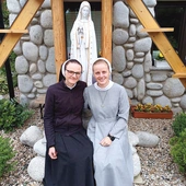 Śluby wieczyste złożyły siostra Milena Obrochta (z lewej) i siostra Aleksandra Gajaszek.