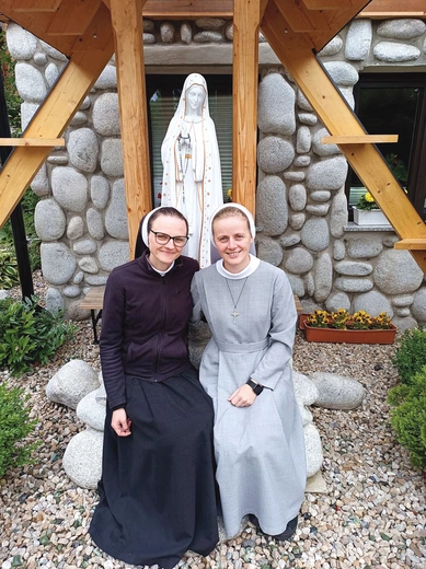 Śluby wieczyste złożyły siostra Milena Obrochta (z lewej) i siostra Aleksandra Gajaszek.