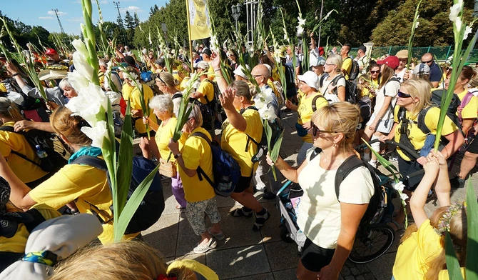 Na Jasną Górę dociera „pielgrzymia rzeka”