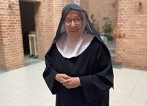 Siostra Katharina, przeorysza klasztoru