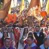 Pielgrzymi wchodzą na Jasną Górę