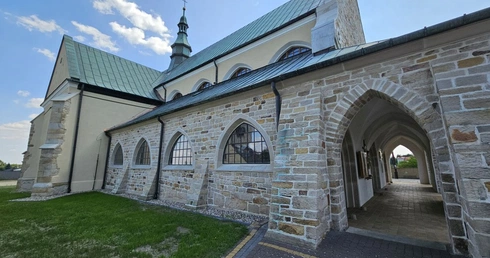 Uratowano zabytkowy kościół w Chlewiskach