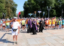 Jako pierwsza na Jasną Górę weszła grupa nr 3 z Żarnowa i Białaczowa.