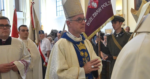 Msza święta w Konkatedrze Matki Bożej Zwycięskiej na warszawskim Kamionku z okazji 105. Rocznicy Bitwy Warszawskiej