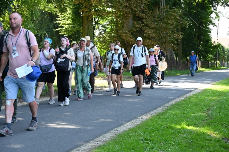 Postój obiadowy w Gwoździanach