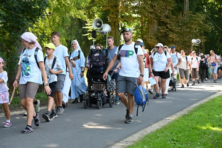 Postój obiadowy w Gwoździanach