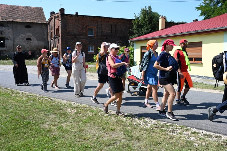 Postój obiadowy w Gwoździanach