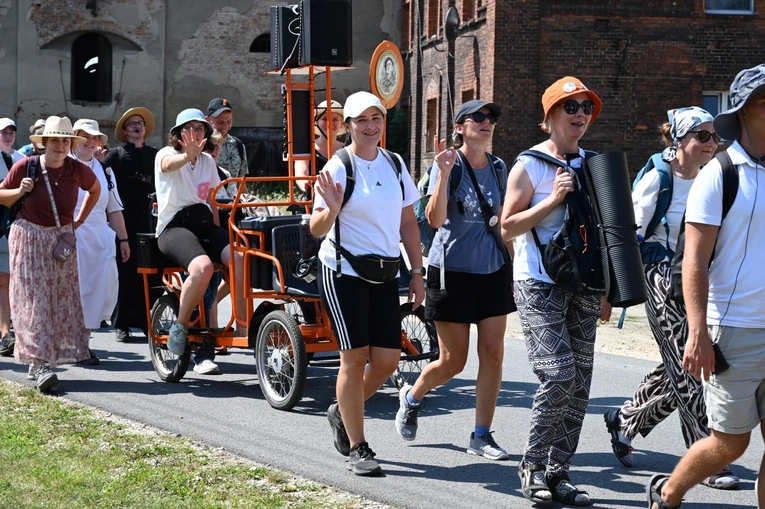 Postój obiadowy w Gwoździanach