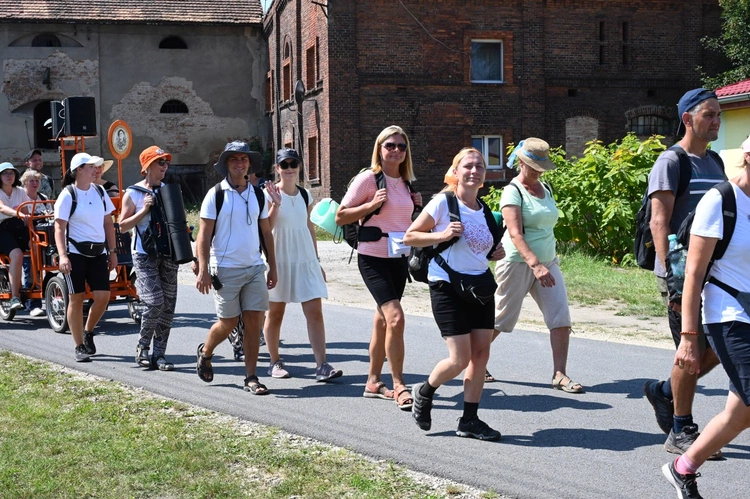 Postój obiadowy w Gwoździanach