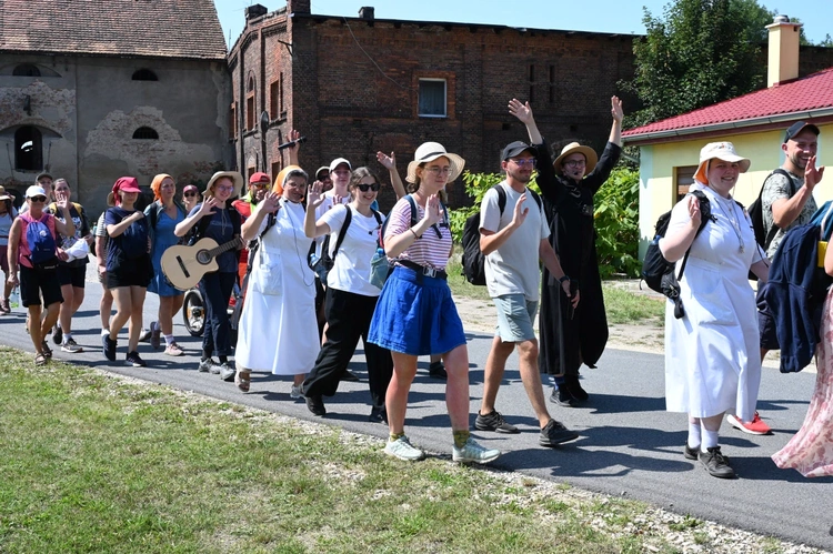 Postój obiadowy w Gwoździanach