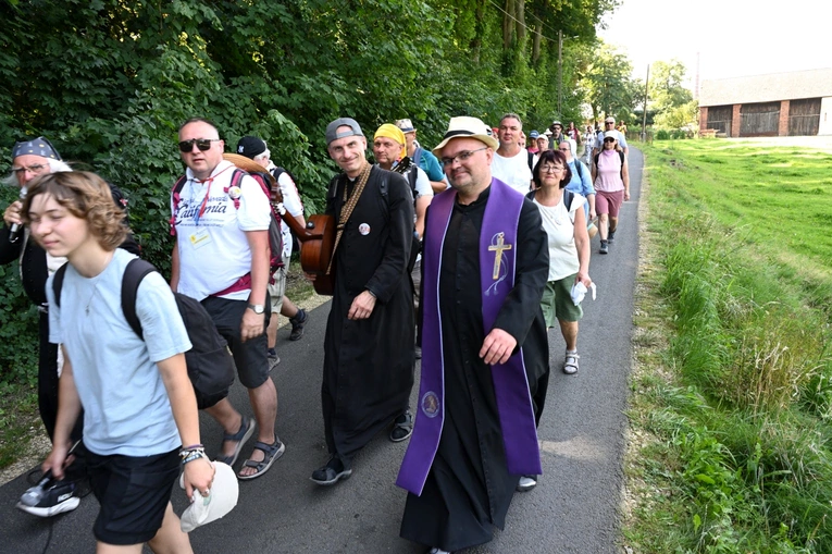 Postój obiadowy w Gwoździanach