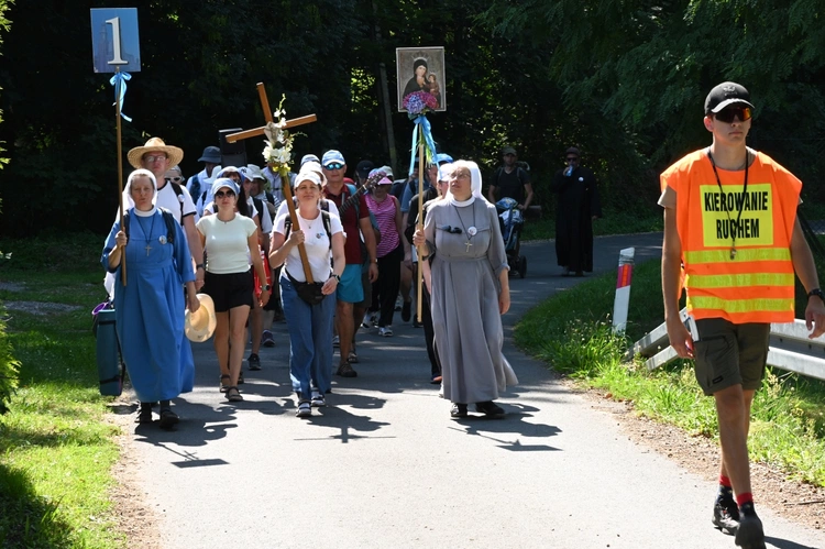 Postój obiadowy w Gwoździanach