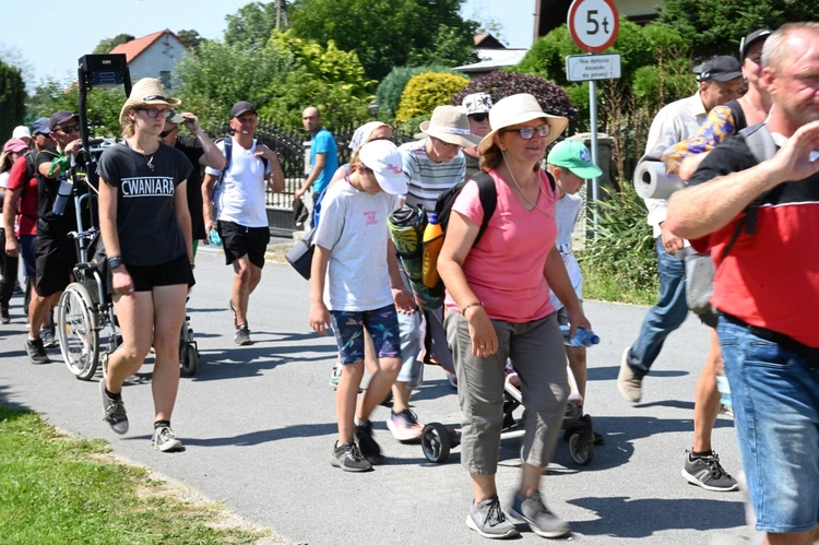 Postój obiadowy w Gwoździanach