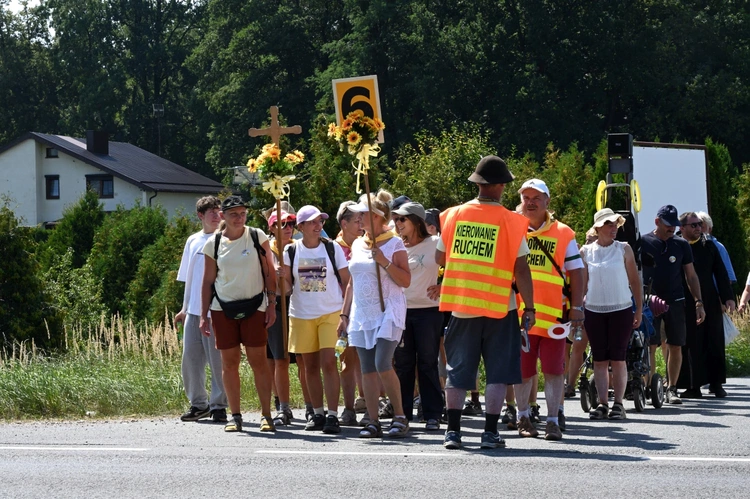 Postój obiadowy w Gwoździanach