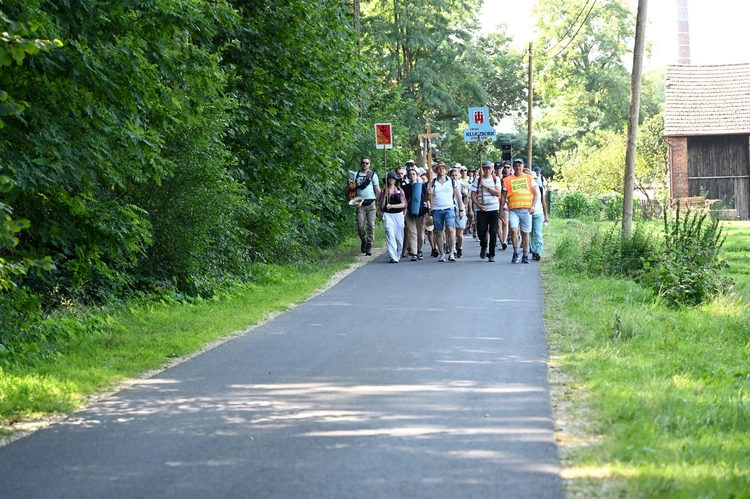 Postój obiadowy w Gwoździanach