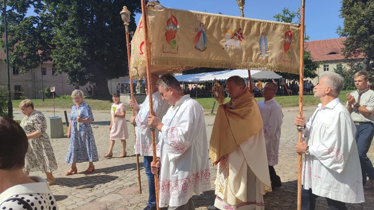 15 sierpnia - odpust w sanktuarium w Henrykowie