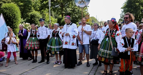 Z nadzieją i intencjami u Matki