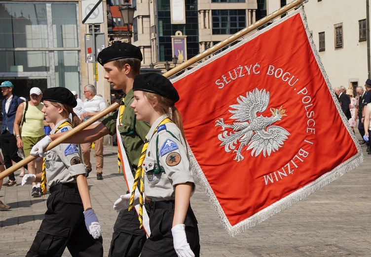 Uroczystość Wniebowzięcia NMP i Święto Wojska Polskiego w bazylice św. Elżbiety we Wrocławiu