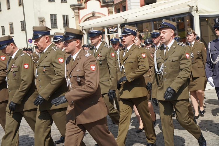 Uroczystość Wniebowzięcia NMP i Święto Wojska Polskiego w bazylice św. Elżbiety we Wrocławiu