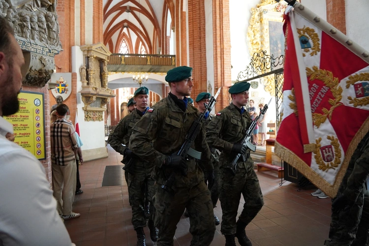 Uroczystość Wniebowzięcia NMP i Święto Wojska Polskiego w bazylice św. Elżbiety we Wrocławiu