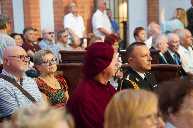 Uroczystość Wniebowzięcia NMP i Święto Wojska Polskiego w bazylice św. Elżbiety we Wrocławiu