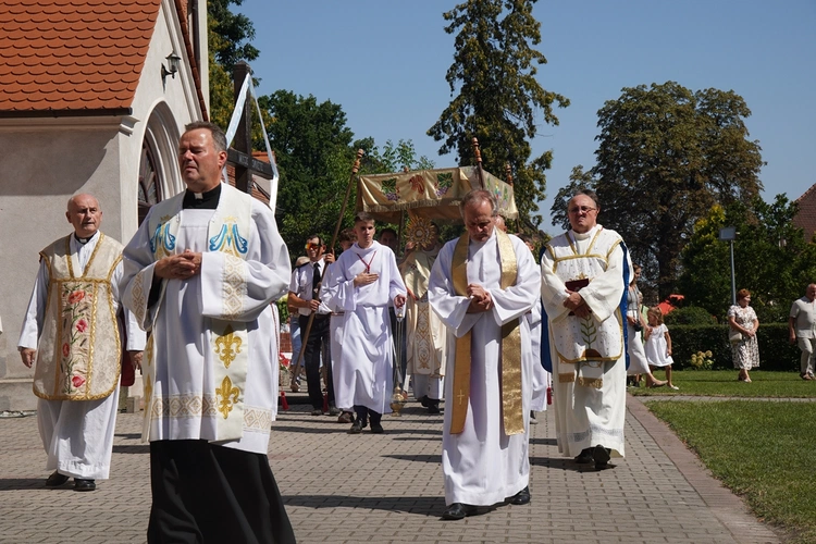 Z Wniebowziętą w Ligocie Książęcej