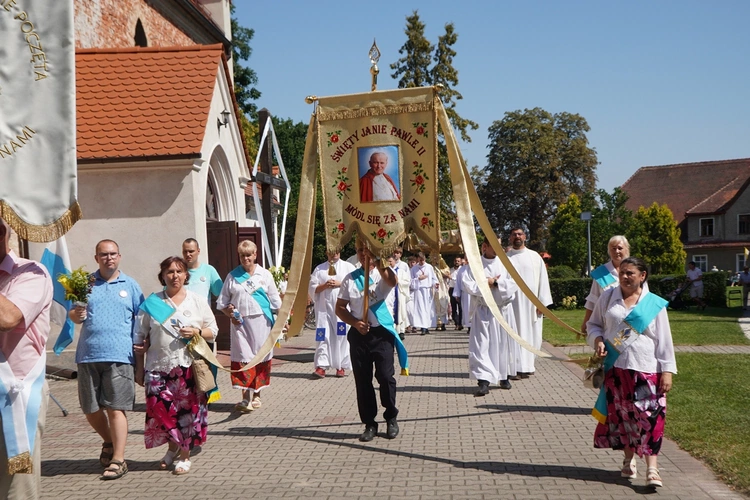 Z Wniebowziętą w Ligocie Książęcej