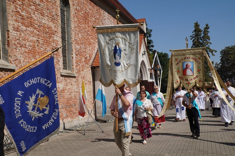 Z Wniebowziętą w Ligocie Książęcej