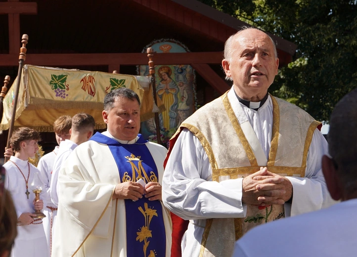 Z Wniebowziętą w Ligocie Książęcej