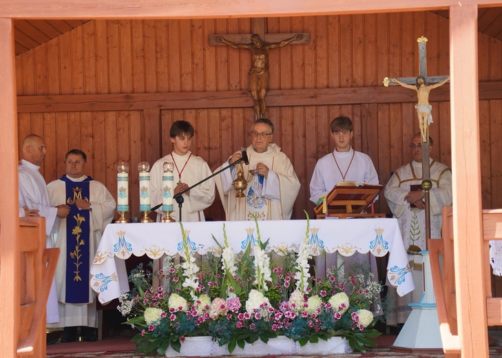 Z Wniebowziętą w Ligocie Książęcej