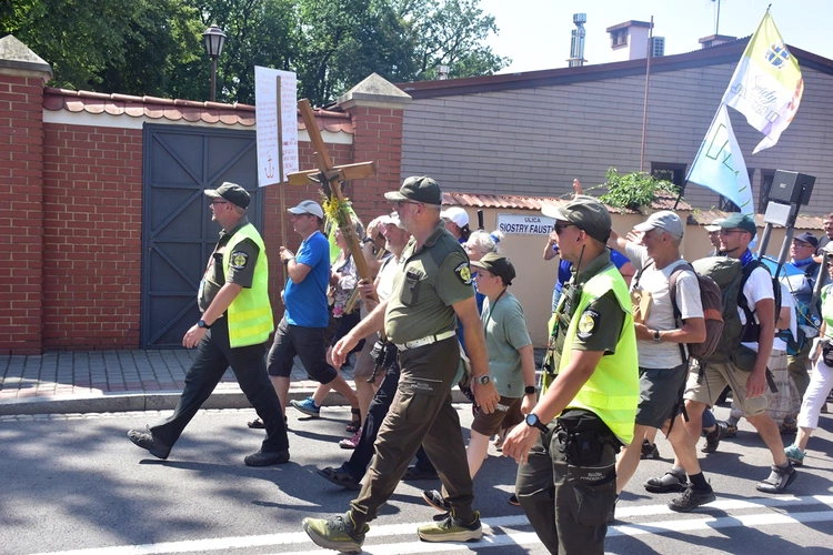 Pielgrzymi z Wrocławia dotarli do Krakowa-Łagiewnik