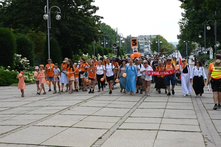 Dwójki, trójka i trzynastka na ostatniej prostej