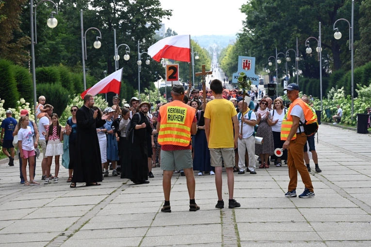 Dwójki, trójka i trzynastka na ostatniej prostej