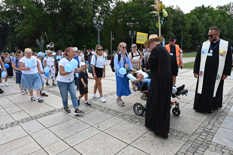 Dwójki, trójka i trzynastka na ostatniej prostej