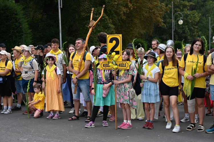 Dwójki, trójka i trzynastka na ostatniej prostej