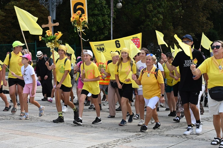 Szóstki u celu drogi