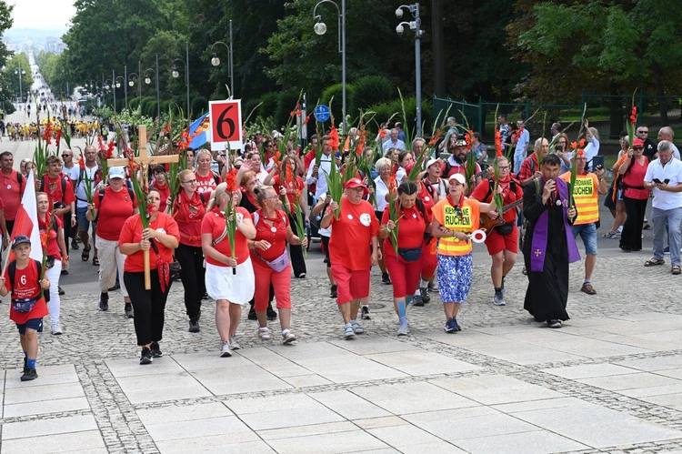 Szóstki u celu drogi