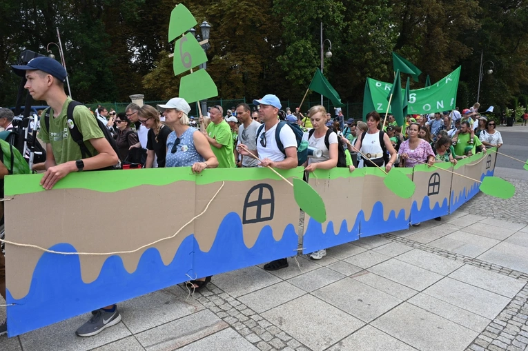 Szóstki u celu drogi