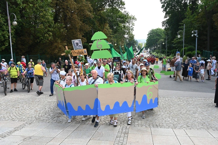 Szóstki u celu drogi