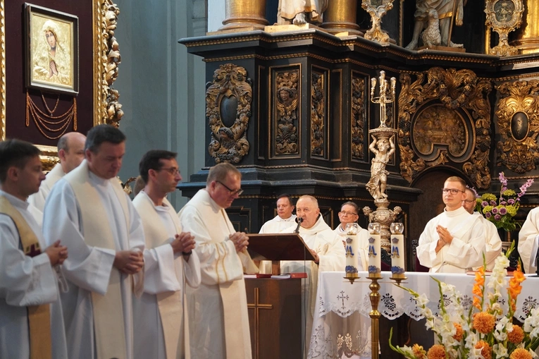 8. Pielgrzymka Wspólnot Żywego Różańca i Czcicieli Matki Bożej do Henrykowa