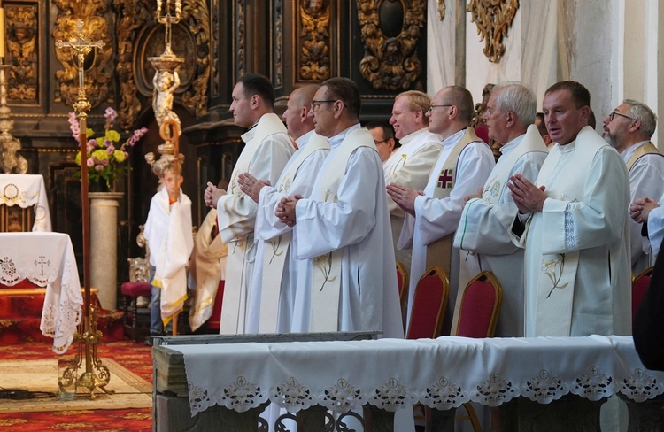 8. Pielgrzymka Wspólnot Żywego Różańca i Czcicieli Matki Bożej do Henrykowa