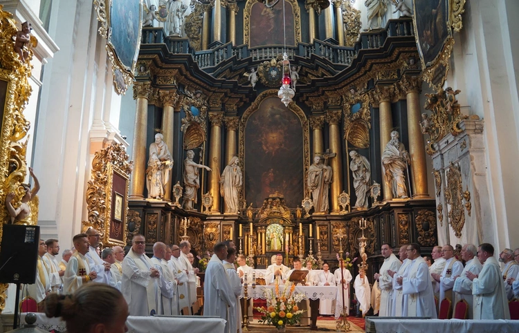 8. Pielgrzymka Wspólnot Żywego Różańca i Czcicieli Matki Bożej do Henrykowa