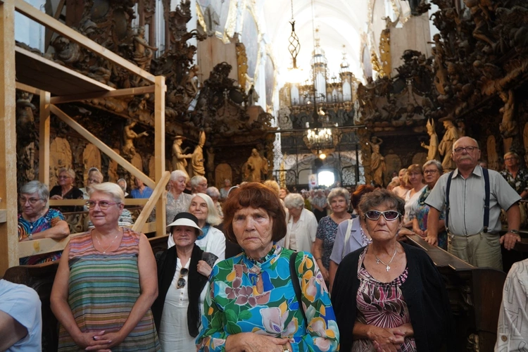 8. Pielgrzymka Wspólnot Żywego Różańca i Czcicieli Matki Bożej do Henrykowa
