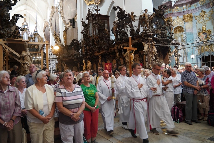8. Pielgrzymka Wspólnot Żywego Różańca i Czcicieli Matki Bożej do Henrykowa